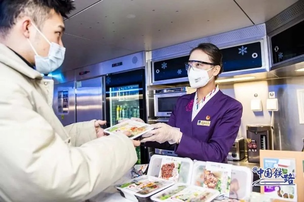 中铁沈阳局推出火车自助美食体验，仅需35元尽享美食自由之旅