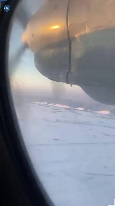 客机舱门空中惊现惊魂一刻