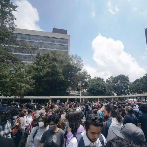 震中附近华人，酒店倒塌数十栋，生命与希望的坚守