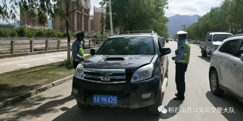 奔驰车主撞人施暴，法律之锤不容挑衅的深刻警示