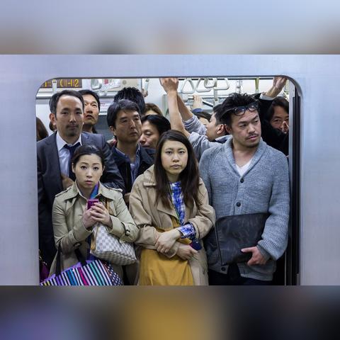 日本新生儿数量创新低，探究背后的社会现象与深度思考