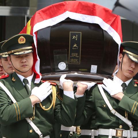 上海大学突发火灾，校园安全防线亟待加固