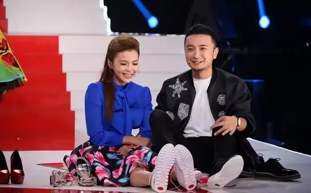 小尼与朱迅，结婚照背后的美好瞬间与故事