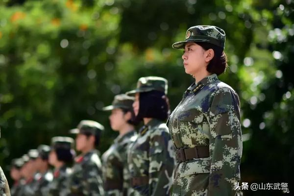 军中玫瑰绽放，铁血女教官风采录