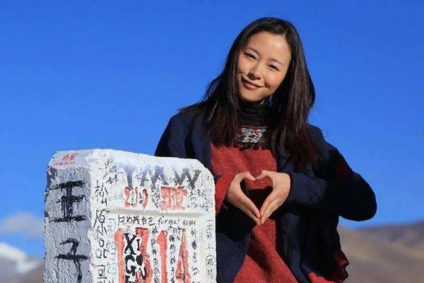 关于江一燕行为的争议，公众不满谴责与认为是文化差异个人选择的不同观点