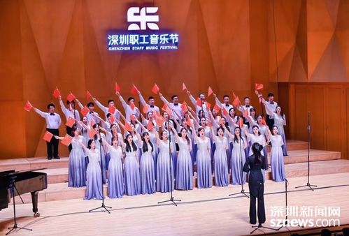 合唱团演出服装选择铁血灰蓝的原因及其意义