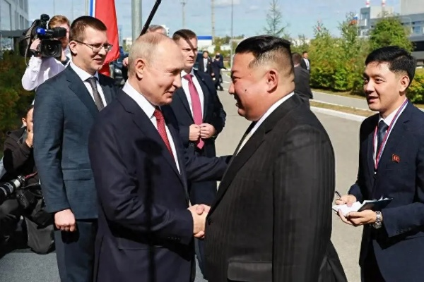 普京与金正恩的私密会谈，俄朝新动向与一小时单独交流揭秘