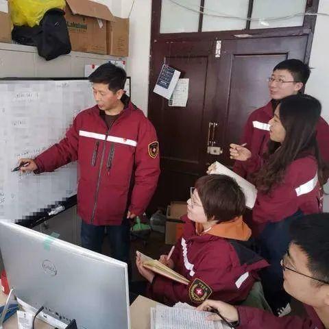 毒刺玫瑰 第14页