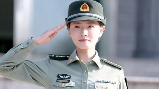 闪耀天际的航空巾帼英雄，阅兵最帅女机长传奇故事