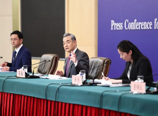 两会记者会，言为心声，共绘中国政治叙事新图景