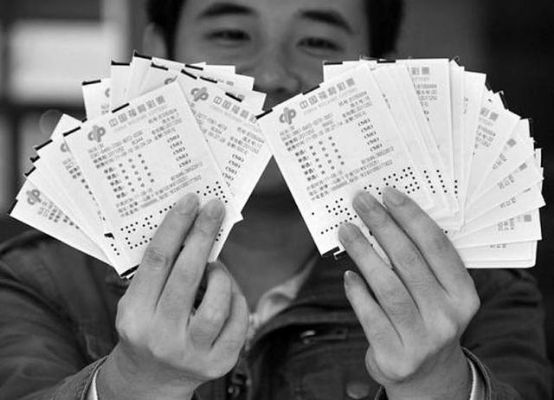 学生拿卖书钱买彩票中9000元，意外之财引发的多面思考