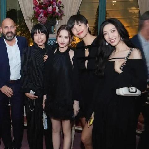 辛芷蕾荣获影后，VOGUE评论区热议沸腾