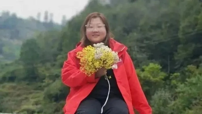 博主农村细妹离世，脑溢血悲剧引发社会关注与哀痛