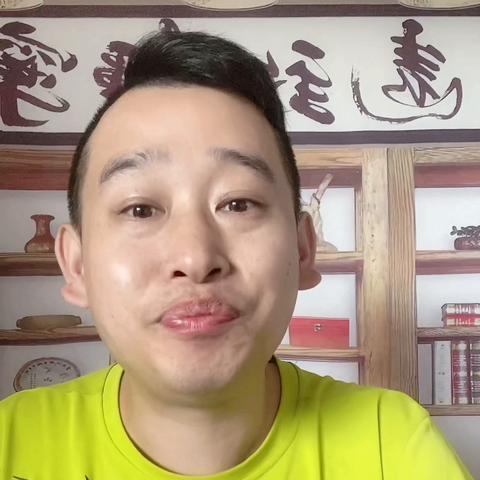 美国向乌克兰提供战斧导弹背后的战略考量与俄罗斯的回应，强硬质问揭示大国博弈的深层逻辑