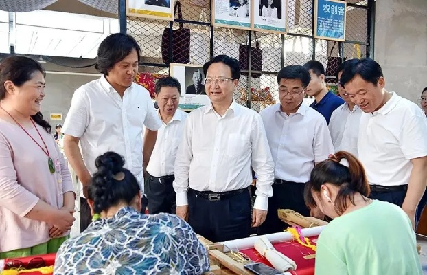 景俊海，在奋斗中书写辉煌篇章