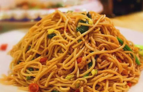 尧仔炒粉店老板，四小时匠心烹饪，传承独特炒粉技艺