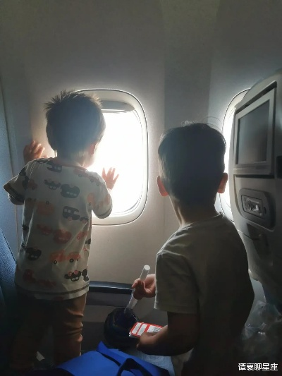 一家三口国庆节驾两机归乡之旅，飞行庆祝与家的双向奔赴