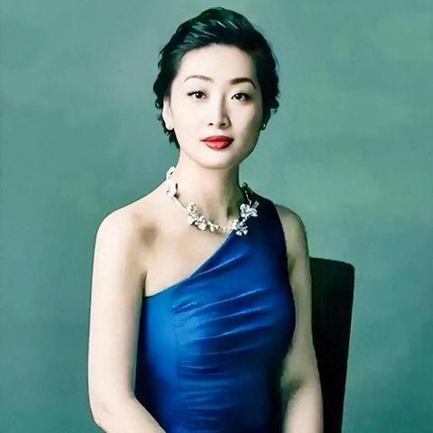 42岁宗馥莉，传承创新书写商业新篇