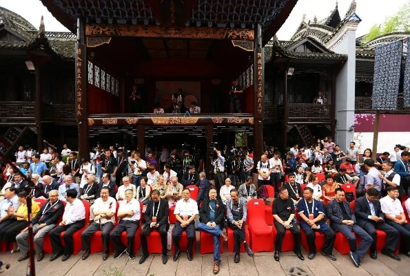 老戏骨重聚景区，重温经典共赏艺术魅力