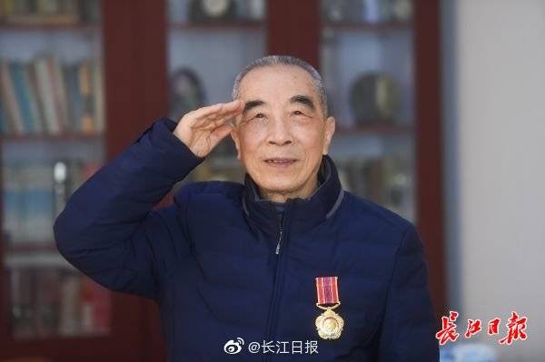 感人时刻背后的英雄，王龙妻子深情致谢广大网友