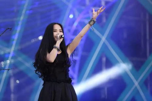 薛凯琪与钟楚曦合唱月半小夜曲，音乐与演技的跨界合作完美呈现