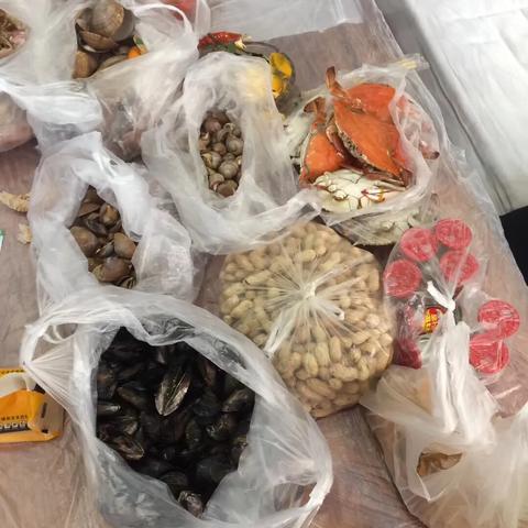 刚死不久的螃蟹能否食用？解析螃蟹新鲜度与食用安全边界。