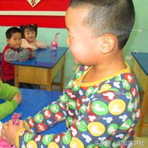 景区回应游客捡板栗壳引发的误解事件，澄清真相，维护公正