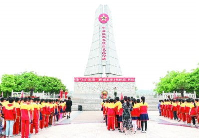 金正恩演讲展现引领朝鲜走向新征程的强大力量与卓越智慧