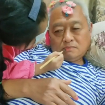 爷爷的深情叮嘱，决不容忍孙女受任何形式的暴力对待