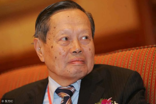 杨振宁，科学巨擘的璀璨征程与终章