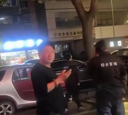 江西六人开奔驰餐馆消费逃单事件，诚信缺失引发社会热议