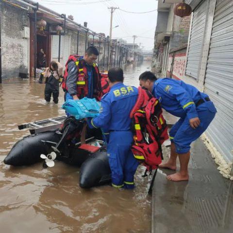 多地遭遇剧烈降温，大雪大暴雨突袭来袭
