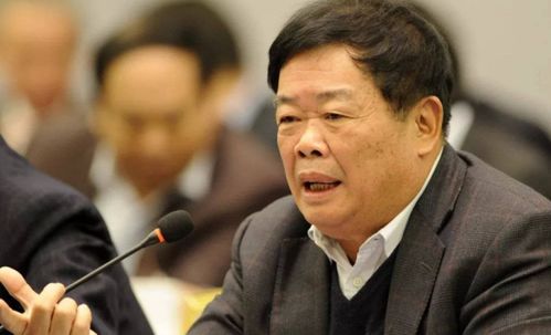 玻璃大王曹德旺卸任，家族企业传承展望，长子的接力与未来挑战