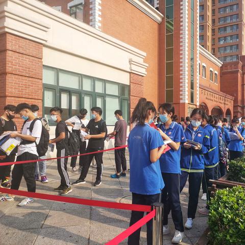高考报名人数减少，挑战与机遇同行