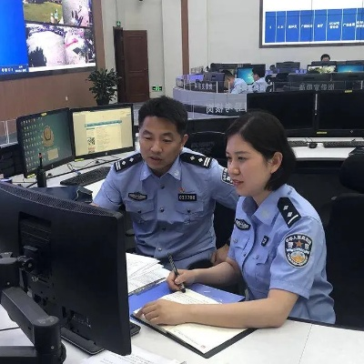 警探姐妹花，正义路上的铿锵玫瑰