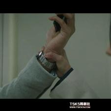 重逢的喜悦，姐姐迎接回归的弟弟，跨越18年的温情重逢