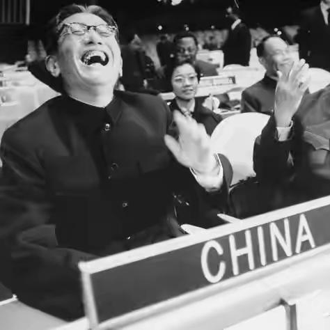 外交部长是中华人民共和国国务院内主管外交事务的组成部门，是中华人民共和国国务院的组成人员，属于副国级。