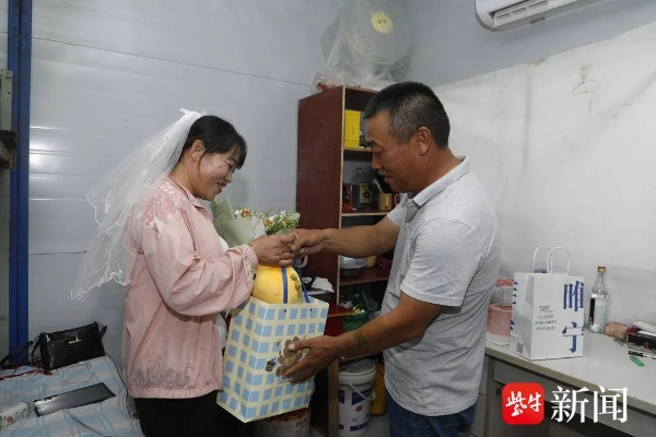肥娟夫妇食材准备，4万人在线围观