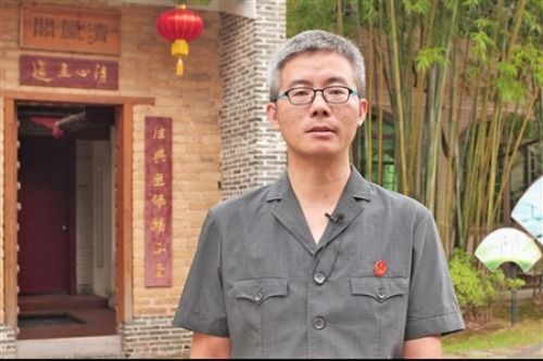 郑卫平，平凡坚守，铸就非凡人生